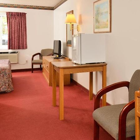 Americas Best Value Inn & Suites Clear Lake Exterior foto